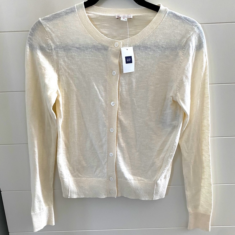 NWT Gap cream cardigan